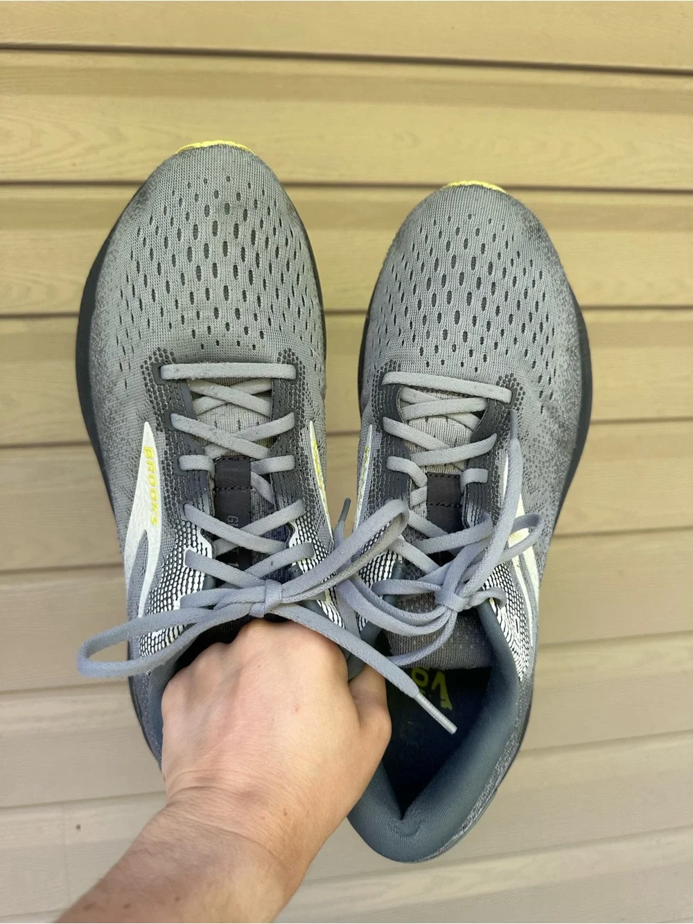 Size 11.5 - Brooks Ghost 16 Extra Wide Primer Grey Lime.